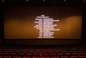 南宫28国际党委组织召开《长津湖》观影活动